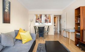 Easy Living Near Angel And City University